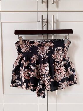 Sisstrevolution Boho Smocked Waist Shorts